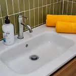 Tara فيلة تياس