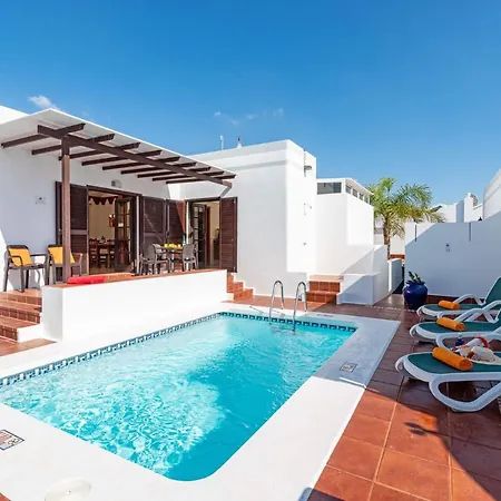Tara Villa Tias