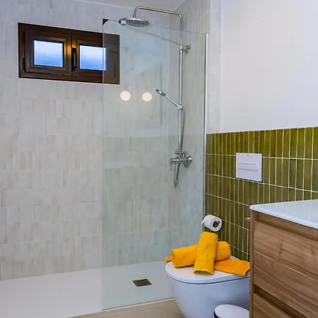 Tara فيلة تياس