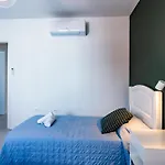 Tara Villa Tías