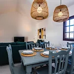 Villa Tara Tías