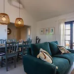 Tara * Tías