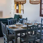 Villa Tara Tías